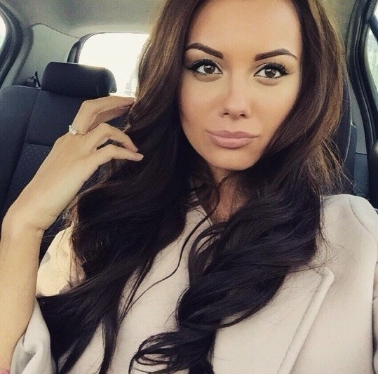Открой для себя новый мир удовольствий и желаний в моей нежной компании. Мои услуги включают не только страстный секс, но и нежные ласки, массаж и многое другое. 🌟 Я гарантирую тебе полное расслабление и наслаждение от нашего встречи. Все фото настоящие и соответствуют действительности, ты убедишься в этом лично. 🔥 Страстная, опытная и открытая к экспериментам, я сделаю наше свидание незабываемым и оставлю в твоей памяти только самые приятные воспоминания. Озабоченные отзывы о моих услугах только подтверждают мою профессиональность и заботу о клиентах. 🥰 Контакты для связи со мной ты найдешь ниже. Встретимся в Москве и дадим волю самым наслаждениям! 💋 Елена